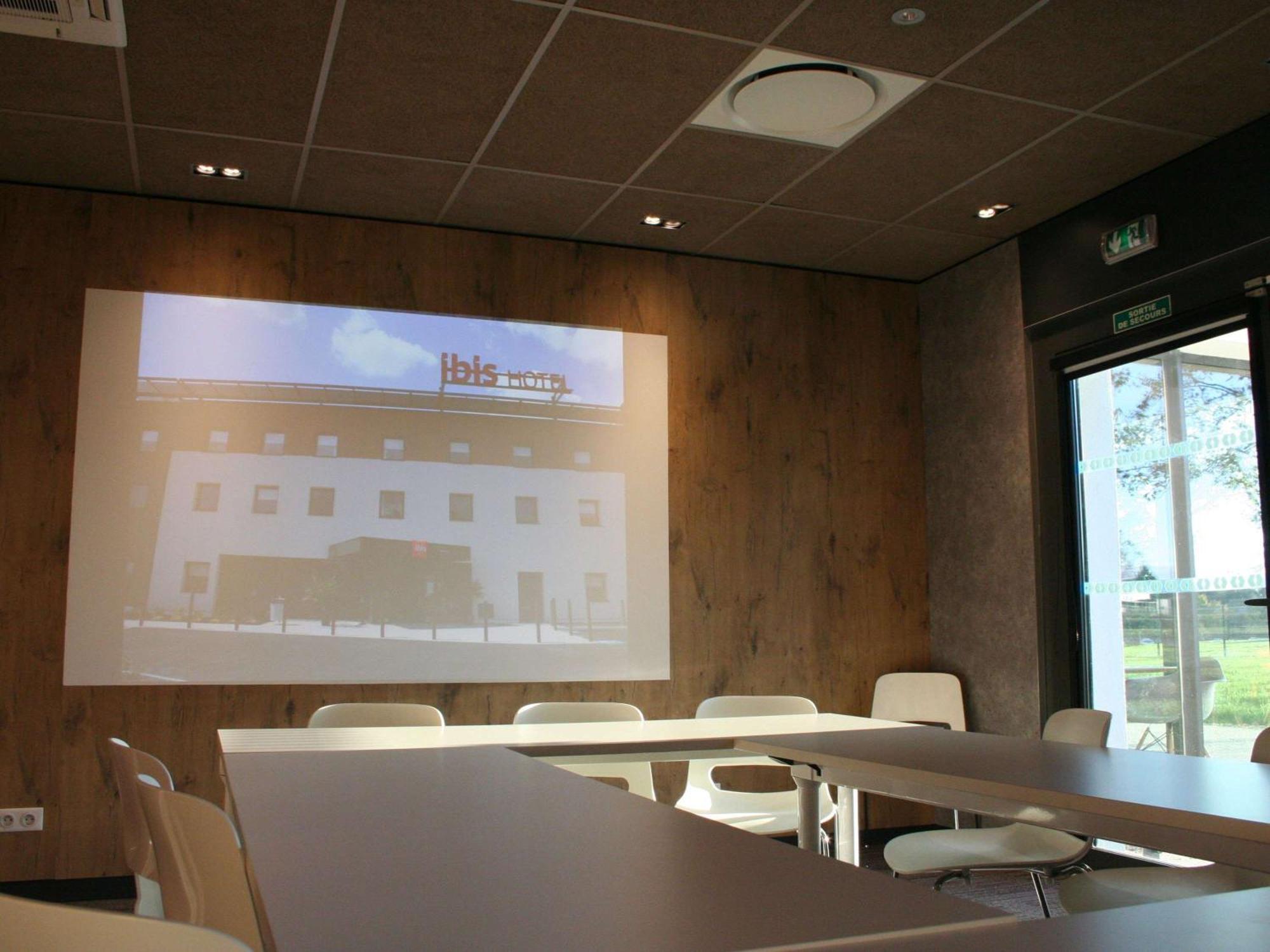 Ibis Montceau Les Mines Hotel Buitenkant foto