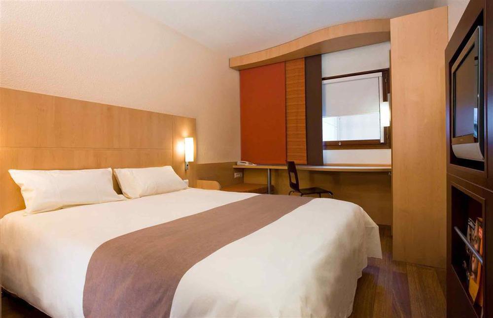Ibis Montceau Les Mines Hotel Kamer foto